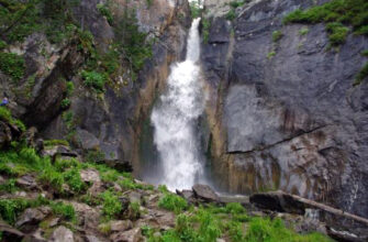 Река Шинок с каскадом водопадов